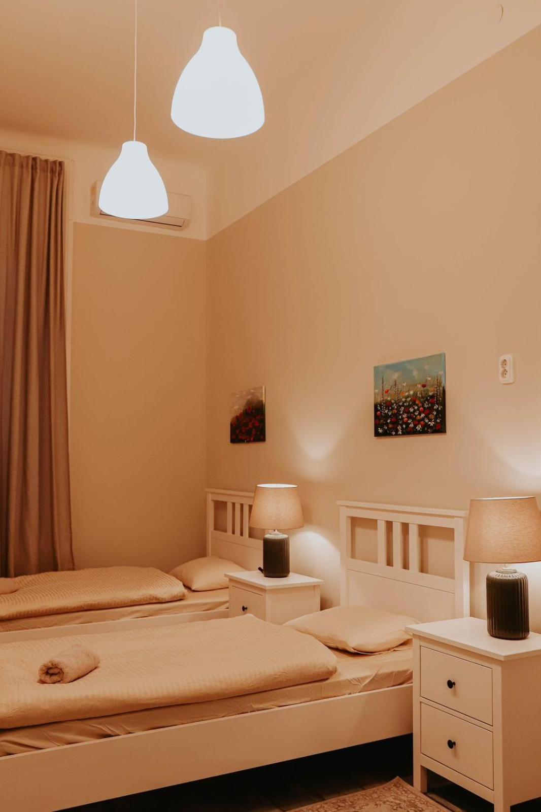 For Rent In Centre דירה